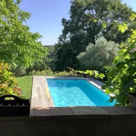 D'hote Chez Christine فندق مبيت وإفطار *